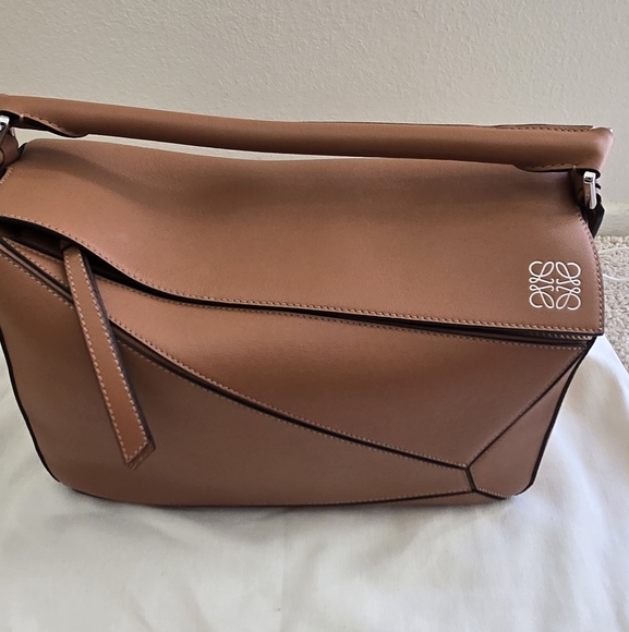Loewe Puzzle Bag - Medium In Tan - Picture 2 of 16
